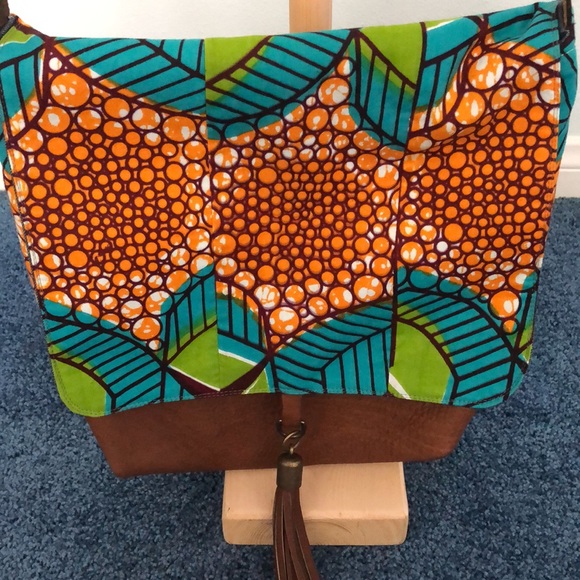 Wallace & Pfeiffer Handbags - Wallace & Pfeiffer Leather-Trimmed Handbag NWOT